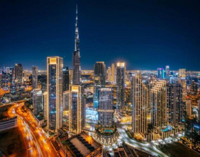 5 Star Hotel Apartment with Burj View Infinity Pool and Gym Spa